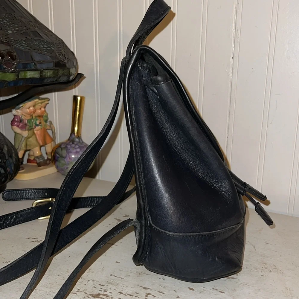 Coach Vintage Legacy 9960 blue Leather Brass Hardware Top Handle Flap Backpack